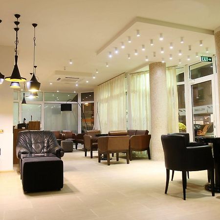 Hotel Orange Inn Скопье Экстерьер фото